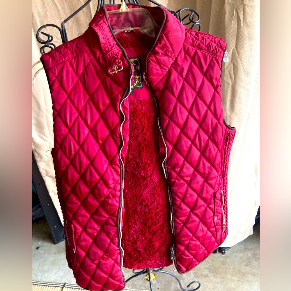 Michelle Ferrar quilt dark red vest, size XL